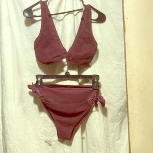 Ribbed bikini with metal hoops